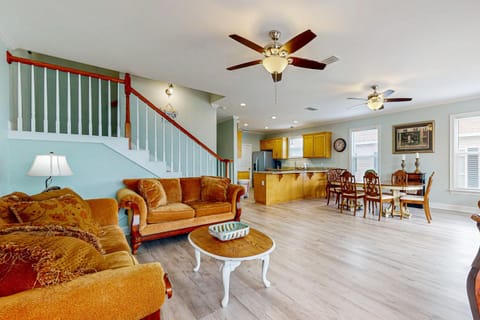 Beachview duplex with double lofts balcony W&D Wifi House in Dauphin Island