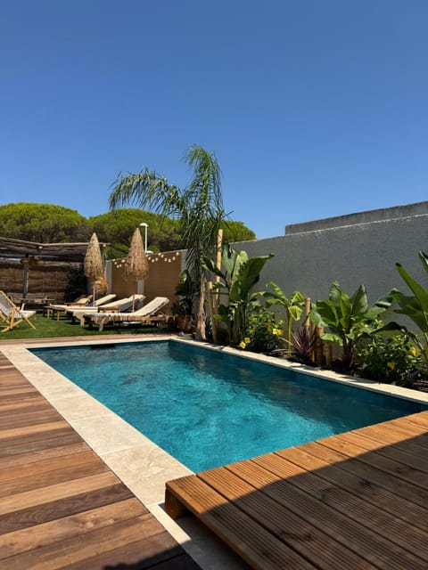 Pool view, Swimming pool, sunbed
