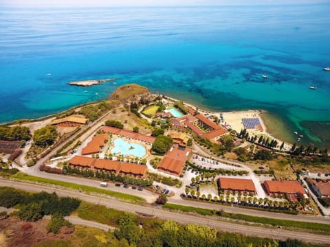 Property building, Day, Natural landscape, Bird's eye view, Beach, Swimming pool