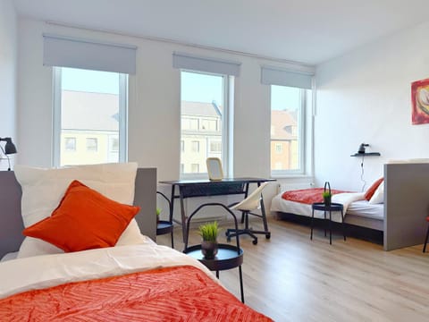 Bed, View (from property/room), Photo of the whole room, Decorative detail, Bedroom, heating