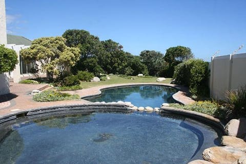 Whale Rock 32 Apartment in Hermanus