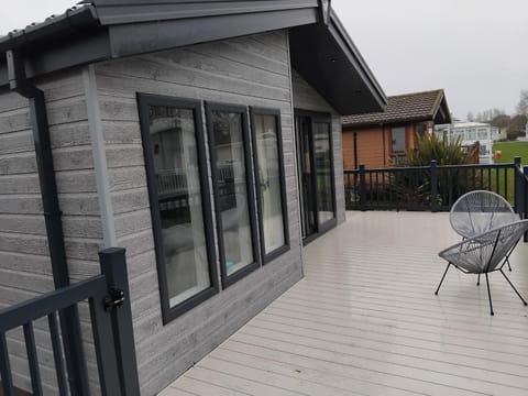 Property building, Balcony/Terrace