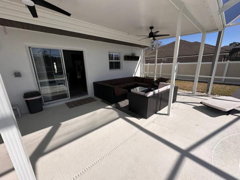 Patio, Balcony/Terrace, Seating area