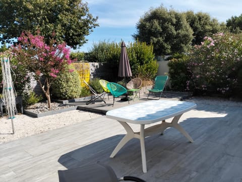 Patio, Garden, Garden, Balcony/Terrace