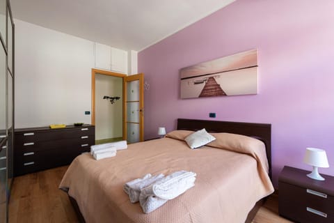 Bed, Photo of the whole room, Bedroom, towels, wardrobe