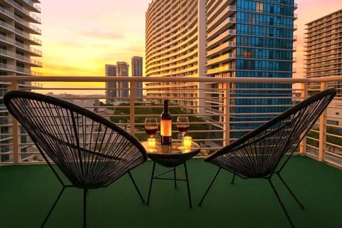 View (from property/room), Balcony/Terrace, Seating area, Sunrise