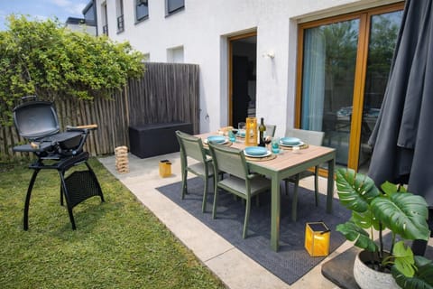 BBQ facilities, Game Room, Garden, Dining area, Garden view, storage