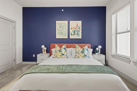 Luxe 2BR w 2 King Beds, Gym and Pool Access Apartment in Addison