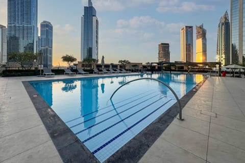 Property building, City view, Pool view, Swimming pool, sunbed