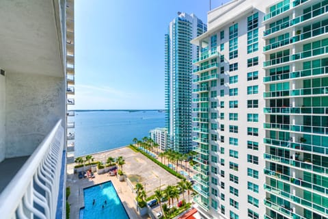 View (from property/room), Balcony/Terrace, Pool view, Sea view