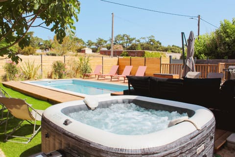 Patio, Garden, Hot Tub, Hot Tub, Balcony/Terrace, Swimming pool, Swimming pool