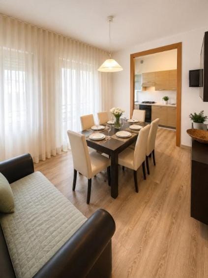 Kitchen or kitchenette, Living room, Dining area