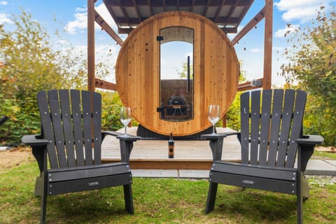 Bayview Modern Luxury by the Lake House in Lake Sammamish