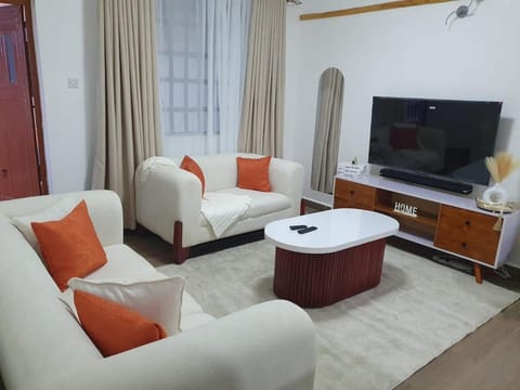 Communal lounge/ TV room, TV and multimedia, Living room, Seating area, Evening entertainment