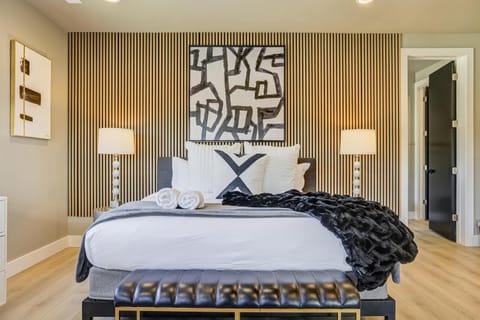 The Gallery! Luxury Residence with Front Range Views Apartment in Monument