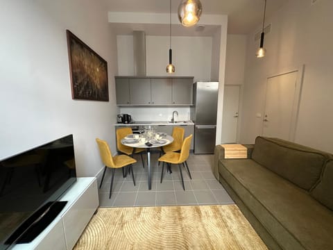 TV and multimedia, Kitchen or kitchenette, Seating area