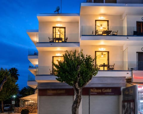 Property building, Night, View (from property/room), Balcony/Terrace