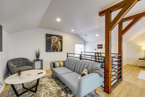 Spacious and Updated Group Getaway in Detroit! House in Detroit