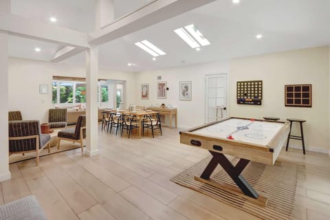 Casa in Tropic Paradise with Pool and BBQ House in Biscayne Park