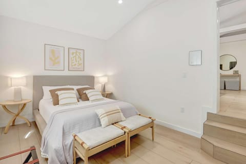 Casa in Tropic Paradise with Pool and BBQ House in Biscayne Park