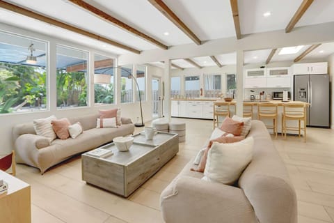 Casa in Tropic Paradise with Pool and BBQ House in Biscayne Park