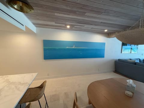 Beachfront Bliss - Outdoor Pool - Sleeps 10 House in Belleair Beach