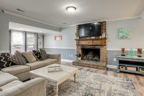 Family and Pet Friendly! Home 6 Mi to Surfside Beach House in Socastee