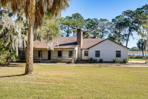 Lake Smith Getaway with Dock Families Welcome! House in Florida