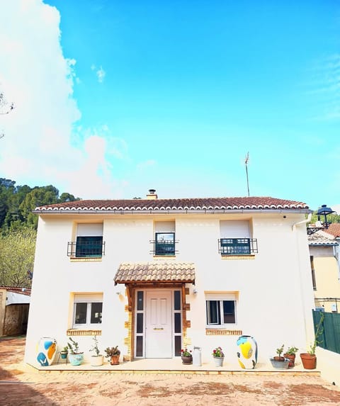 La Llar del Magraner House in Safor