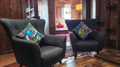 Living room, Photo of the whole room, Seating area