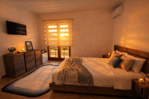 Bed, TV and multimedia