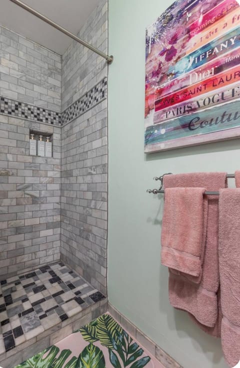 Zen guess house Bed and Breakfast in Beverly Hills