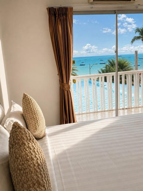Bed, Day, View (from property/room), Balcony/Terrace, Bedroom, Sea view