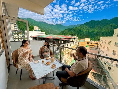 Balcony/Terrace, Mountain view