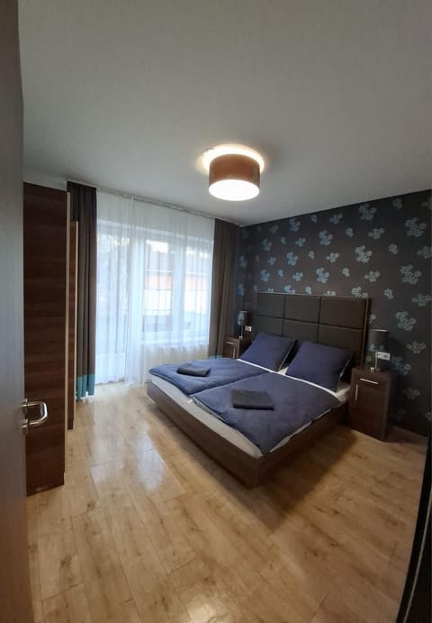Bedroom, wardrobe