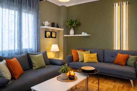 Living room, Seating area