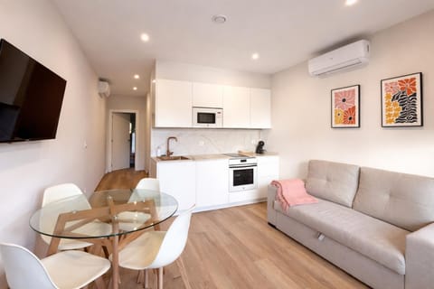 Kitchen or kitchenette, Living room, Dining area