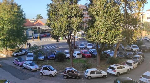 Day, Neighbourhood, Bird's eye view, View (from property/room), Street view, Location, Parking