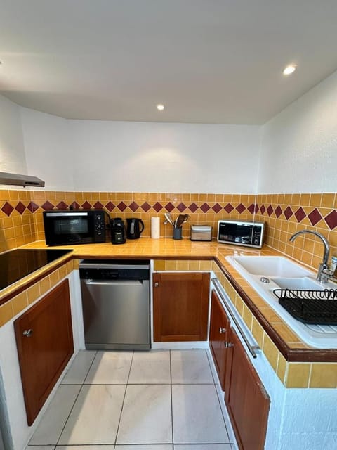 Lumière de Provence - charming, parking, AC, cosy Apartment in Cannes