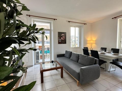 Lumière de Provence - charming, parking, AC, cosy Apartment in Cannes