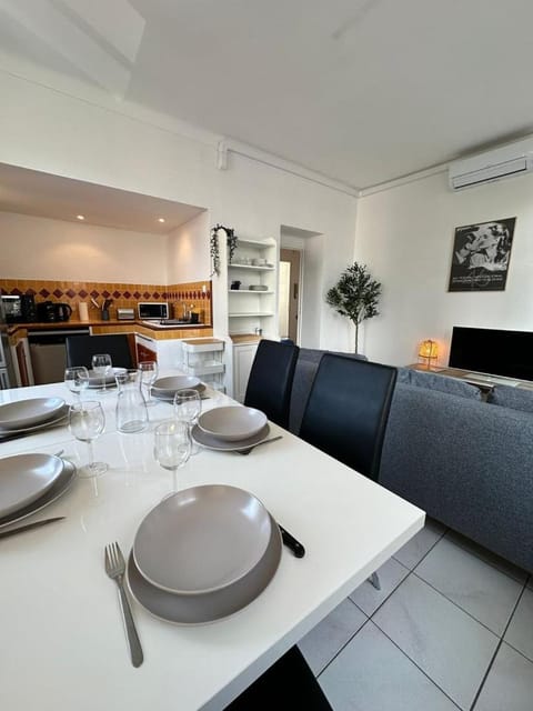 Lumière de Provence - charming, parking, AC, cosy Apartment in Cannes