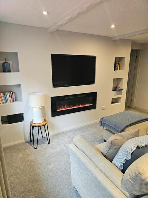 TV and multimedia, Living room, Seating area
