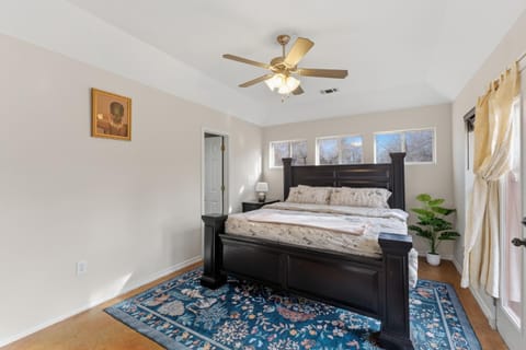 Oakwood Oasis- 1,4 Acres of Tranquility home House in Denton