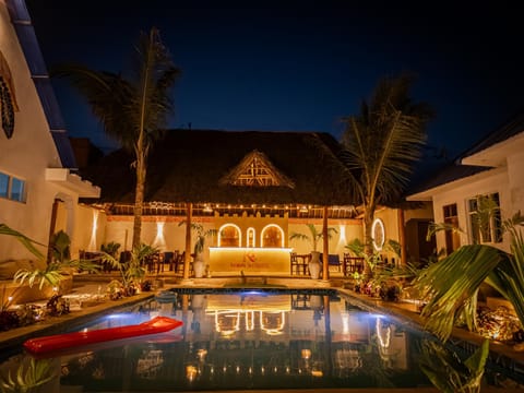 Property building, Night, Garden view, Pool view, Swimming pool, sunbed