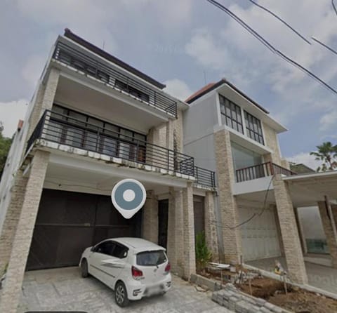 Property building, Day, Neighbourhood, Street view, Parking
