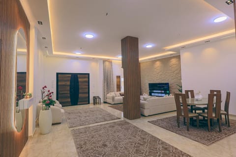 Communal lounge/ TV room