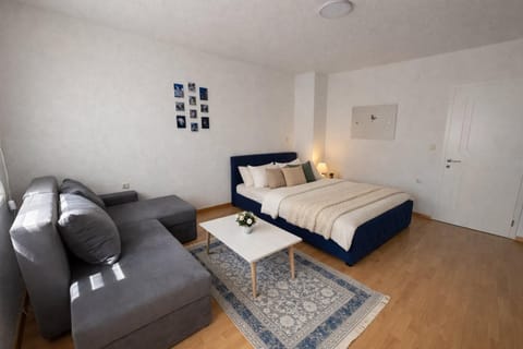 Bed, Seating area, Bedroom