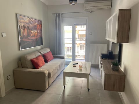 TV and multimedia, Seating area, air conditioner