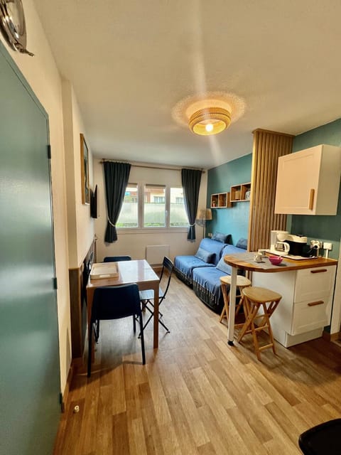 Living room, Photo of the whole room