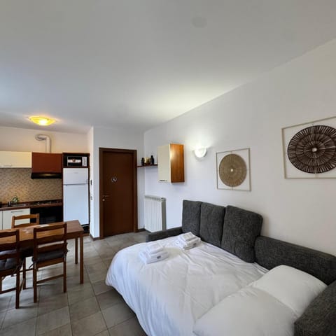 Photo of the whole room, Seating area, Dining area